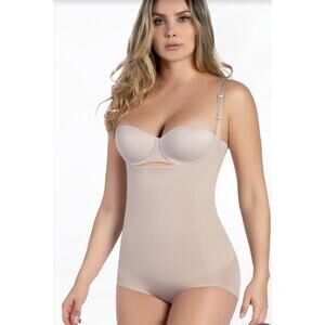 Brand New Curveez Women's Size XL Nude One Piece Bodysuit Shapewear